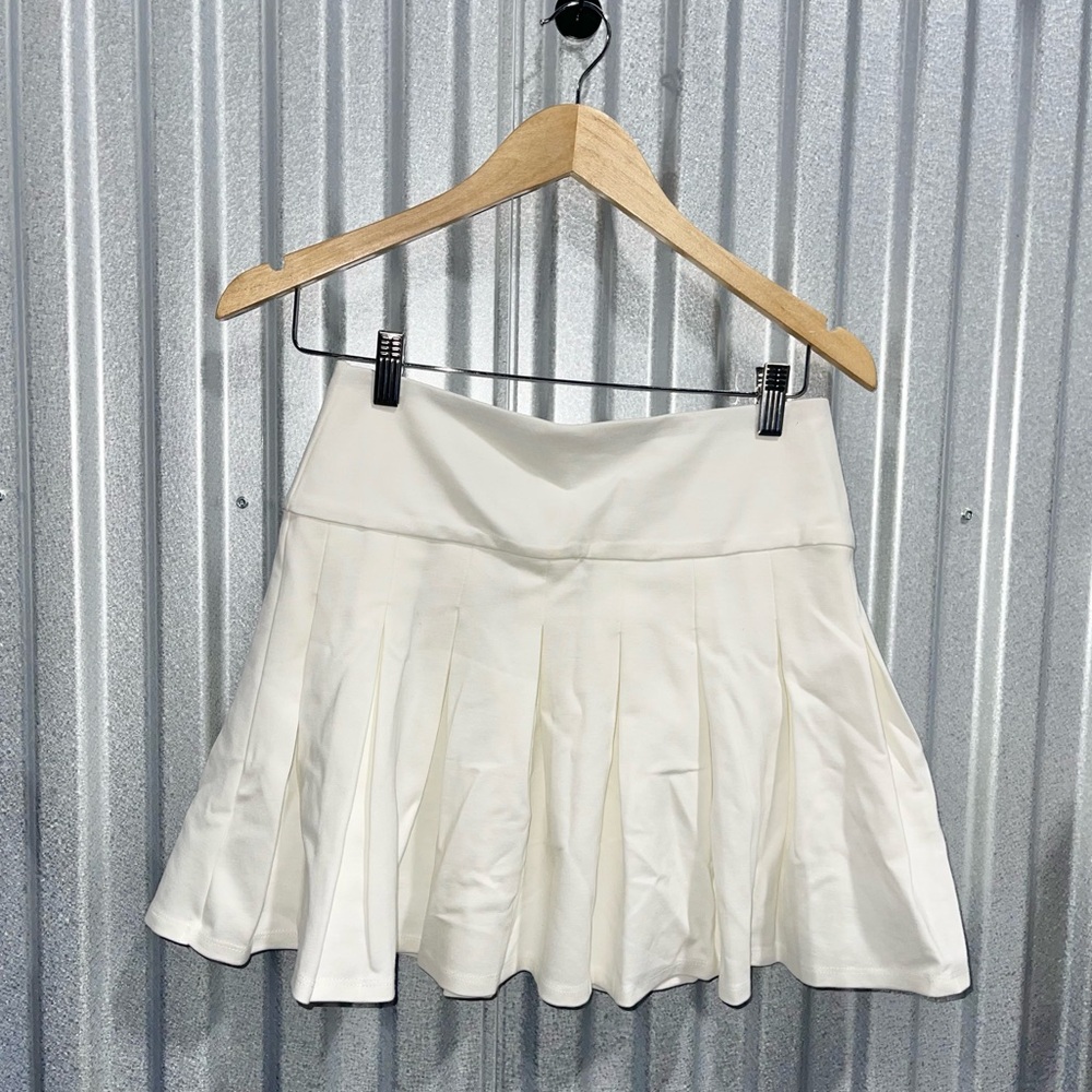 Women's White Pleated Skort